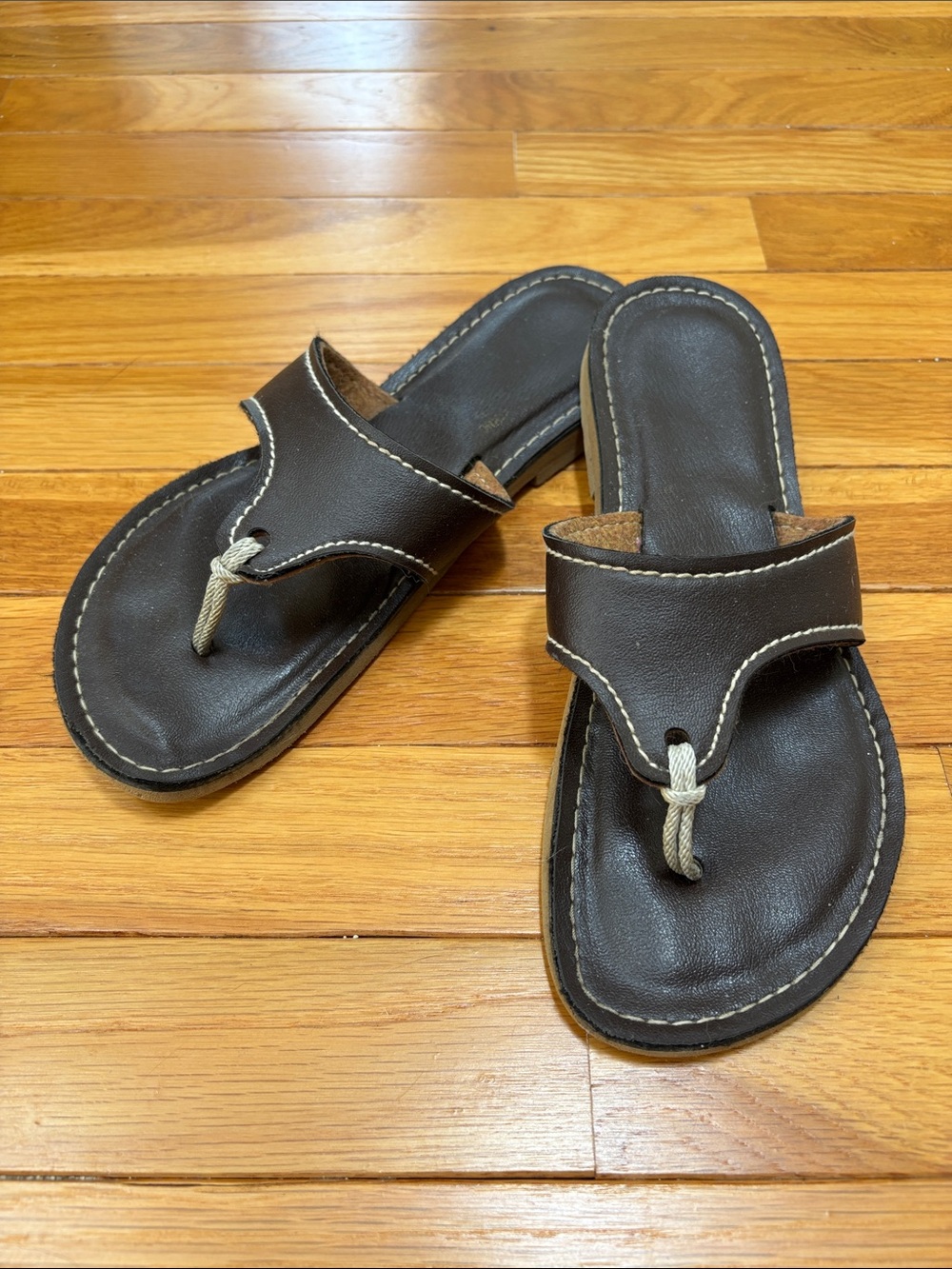 Kino Key West Lily Hand-Made Classic Leather Sandals - Casual Toe-Loop Slides